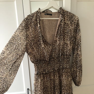 Robe léopard en tulle