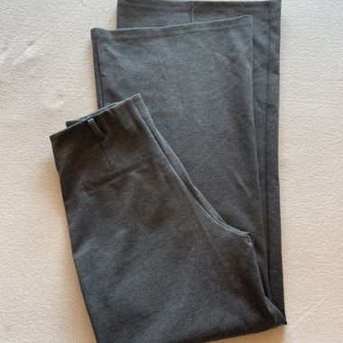 pantalon large confortable et habillé 
