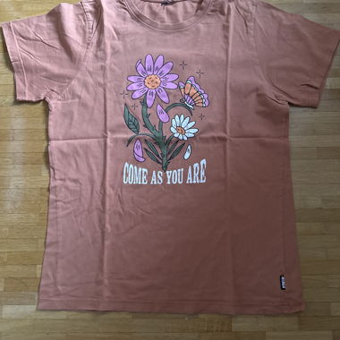 T-shirt grafico Rust « COME AS YOU ARE »