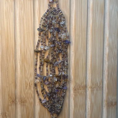 Mehrreihiges Edelsteinarmband