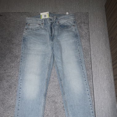 Levis jeans