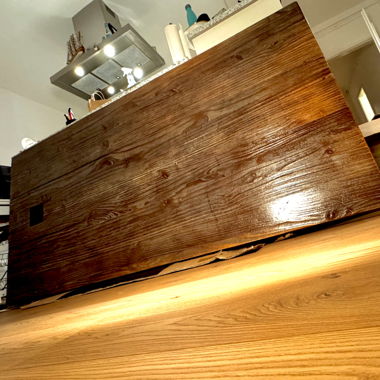 SOLID OAK DINING TABLE