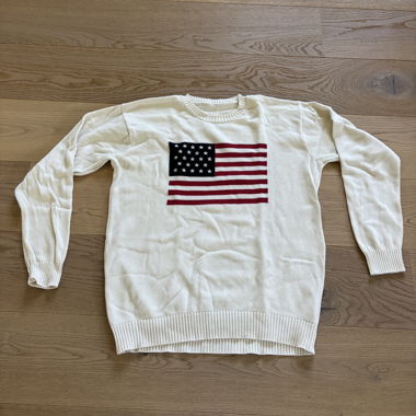 Pull blanc avec drapeau des États-Unis