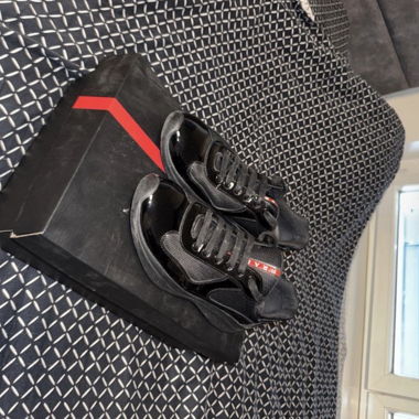 Prada cups black