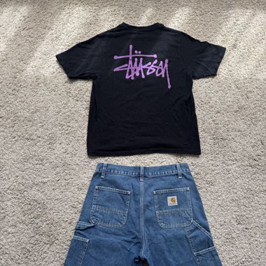 Stüssy T-Shirt schwarz/lila Gr. M
