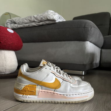 Air force 1 shadow