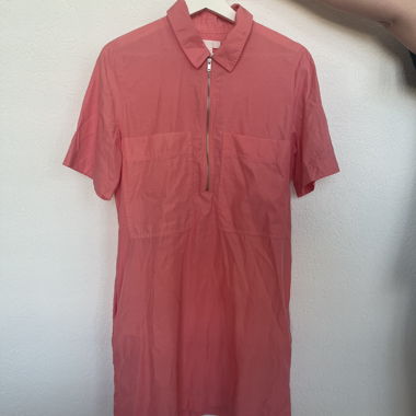 Abito camicia rosa con zip COS