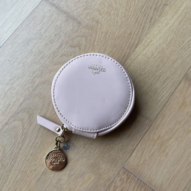 Pochette rotonda Wanted Girl
