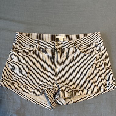 Gestreifte Shorts