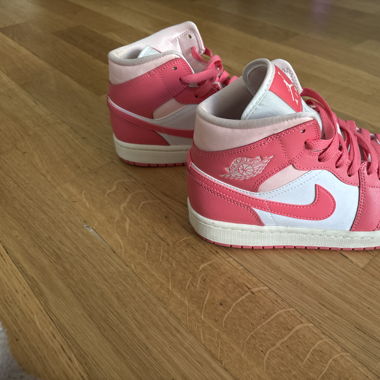 Basket air Jordan rose