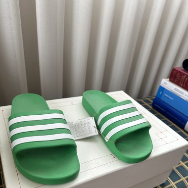 Claquettes Adidas 