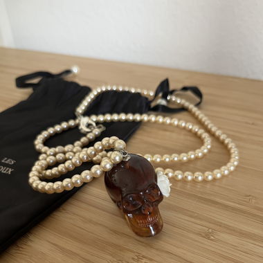 Pearl and skull necklace