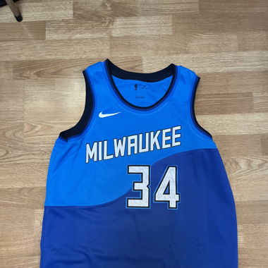 Maillot de basket Antetokoumpo