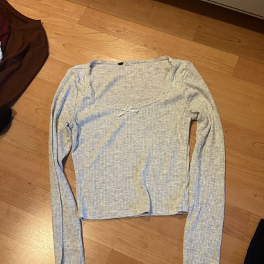Grey Long Sleeve Crop Top