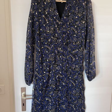 Robe bleue et dorée 