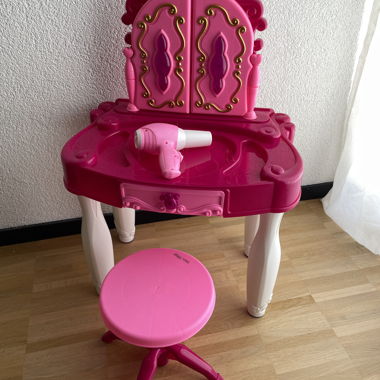 Coiffeuse pour enfants avec tabouret et accessoires