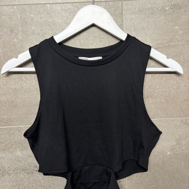 Schwarzes Top
