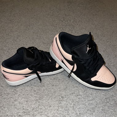 Air Jordan 1 Low Crimson Tint