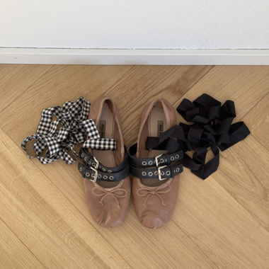 Ballerines Miu Miu avec rubans
