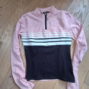 Pink long-sleeve top with zipper