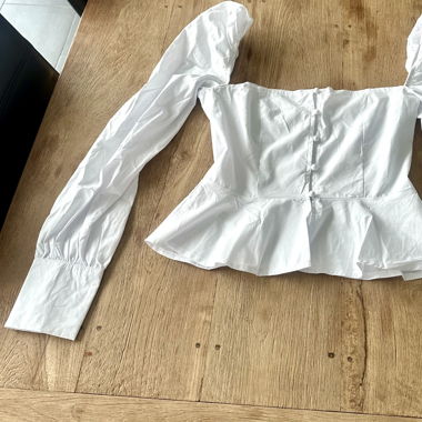 Weisses Carmen-Bluse Puffärmel Gr. 34 Missguided