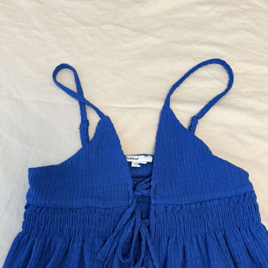 dezentes elektrisches Blaues Top