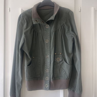 Kaki jacket