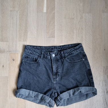 Schwarze Jeans-shorts