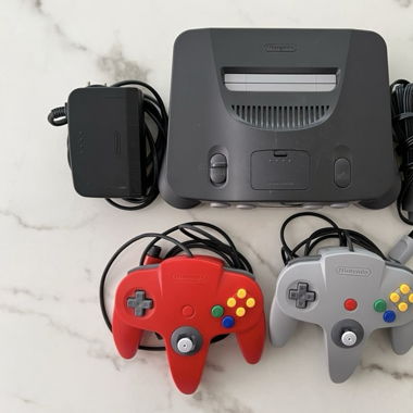 Nintendo 64 Konsole mit 2 Controller