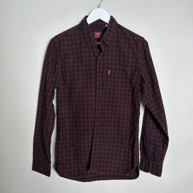 Levi's plaid shirt