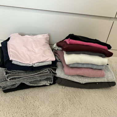 Kleidungsset Jeans, Oberteile Grösse XS/S