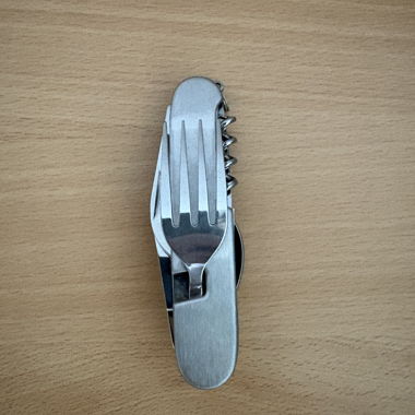 Pocket knife with cutlery