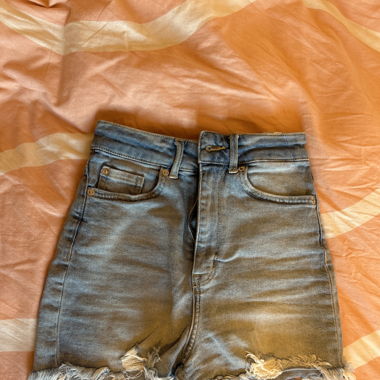 Short en jeans taille 32