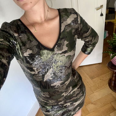 Robe LIU JO à imprimé armée à sequins