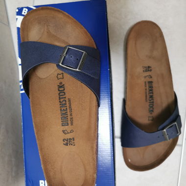 Paire de scandales Birkenstock taille 42 neuve