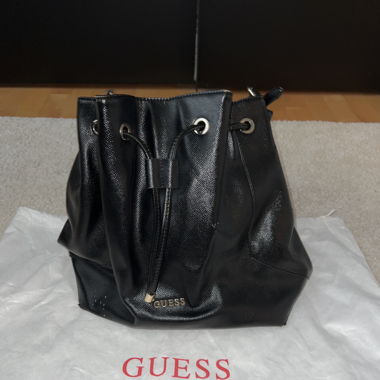 Guess Bäuteltasche