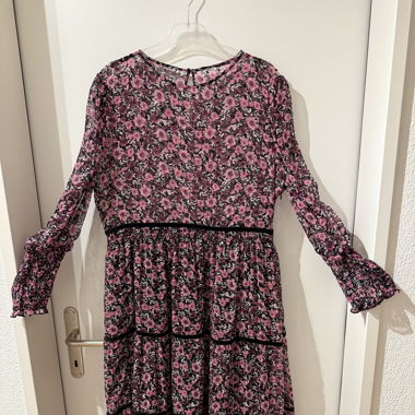 Kleid mit Blumenmuster