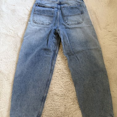 Jeans skater a lavaggio chiaro