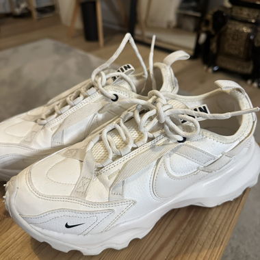 Sneakers chunky blanches Nike