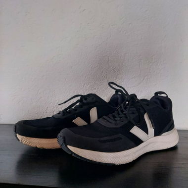 Veja Running Shoes