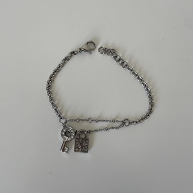 Bracelet en argent avec pendentif serrure