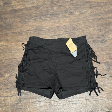 Short noir à franges