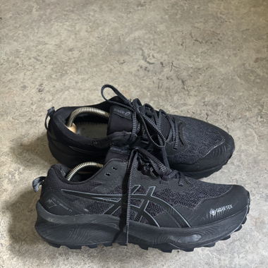 Asics Trail Schuhe Gr. 42.5