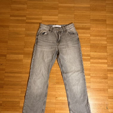 Graue Bershka Jeans