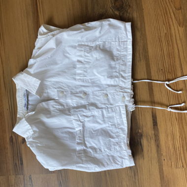 Cropped sleeveless shirt 