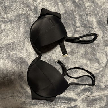 Schwarzes Bikini-Set
