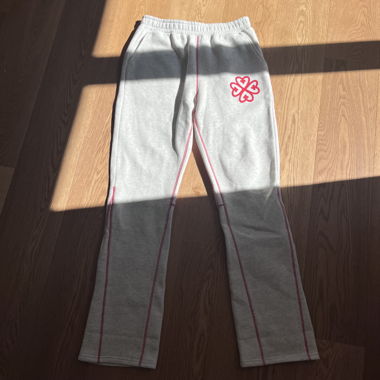 Grey jogging pants with red seams