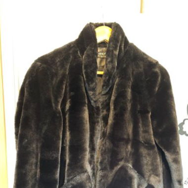 Manteau fourrure fausse noire chaude pour l'hiver 