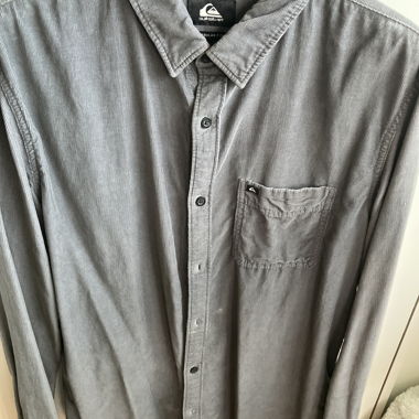 Quiksilver-Graues Cordhemd