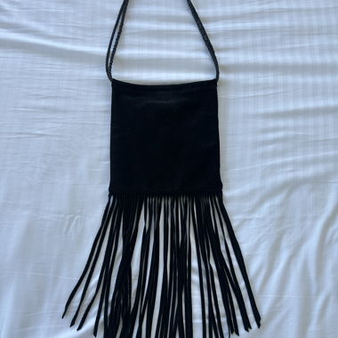 Zara Leder- und Wildleder-Schultertasche mit Fransen